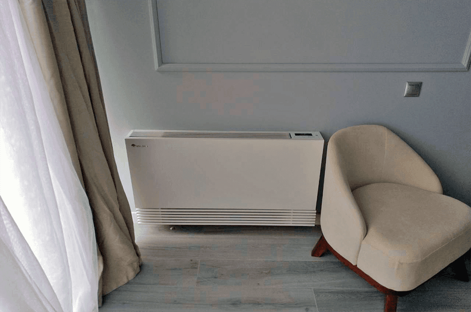 Напольный фанкойл Mycond Silent MCFS-300T2 3,1 кВт, площадь обогрева 30 м²