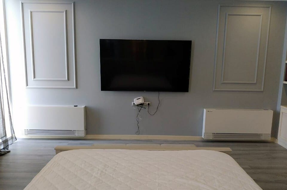 Напольный фанкойл Mycond Silent MCFS-300T2 3,1 кВт, площадь обогрева 30 м²